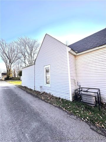 1132 Greenaway Place, New Albany, IN 47150