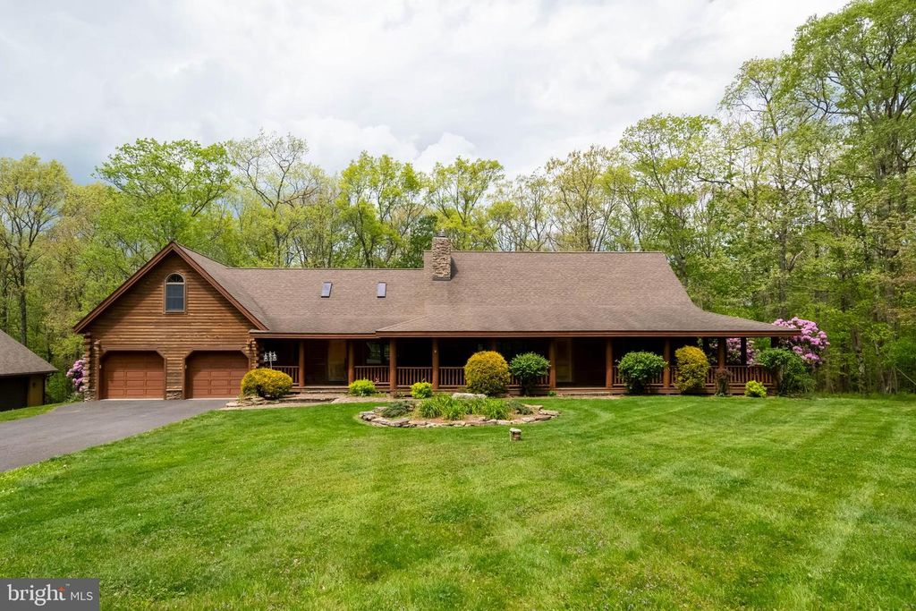 Image 1 of property listing at 312 MOSS CREEK CIR, Oakland, MD 21550