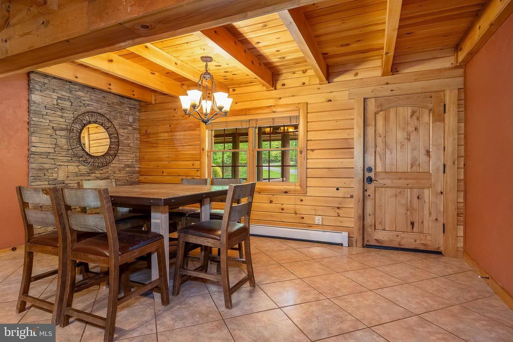 Image 10 of property listing at 312 MOSS CREEK CIR, Oakland, MD 21550