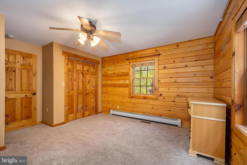 Image 22 of property listing at 312 MOSS CREEK CIR, Oakland, MD 21550