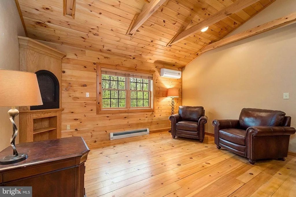 Image 27 of property listing at 312 MOSS CREEK CIR, Oakland, MD 21550
