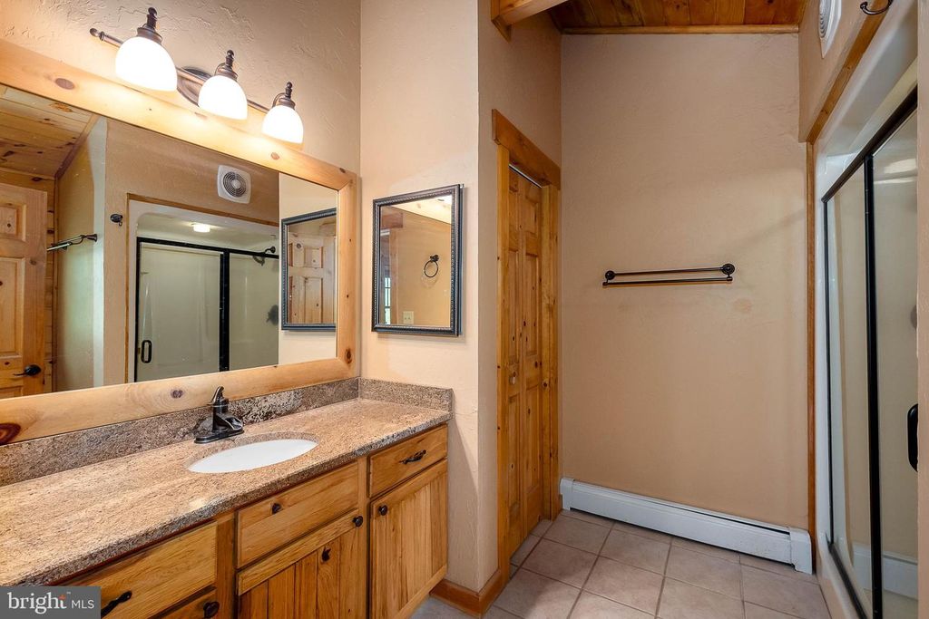 Image 31 of property listing at 312 MOSS CREEK CIR, Oakland, MD 21550