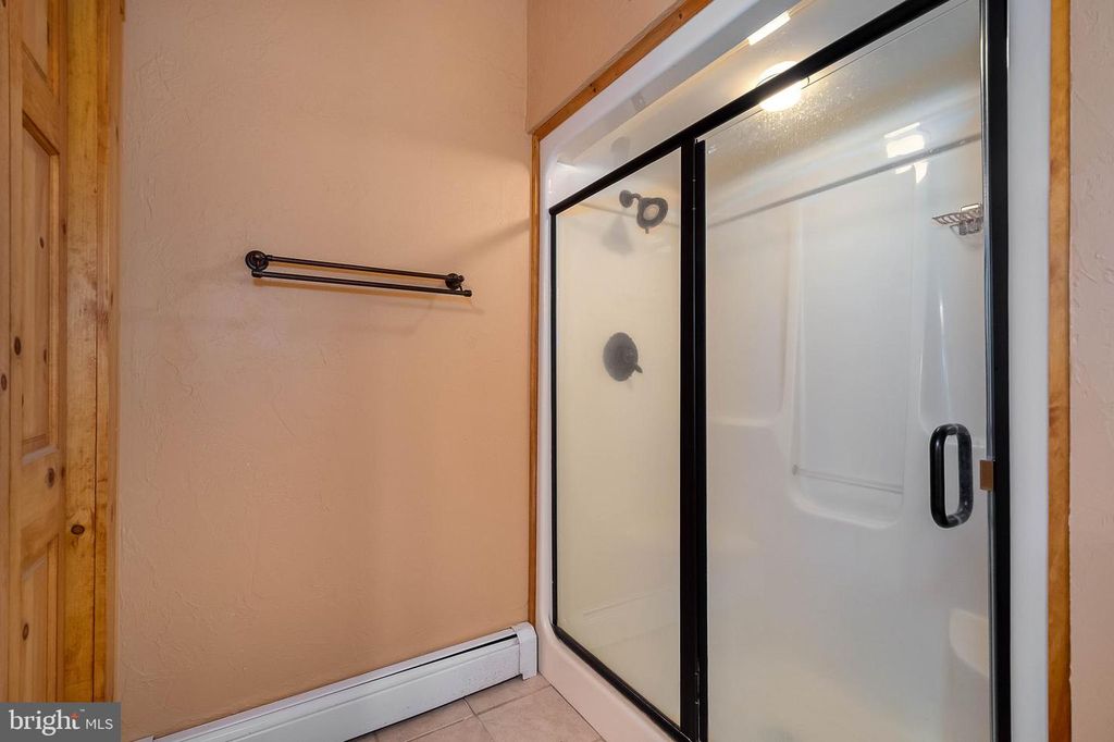 Image 32 of property listing at 312 MOSS CREEK CIR, Oakland, MD 21550