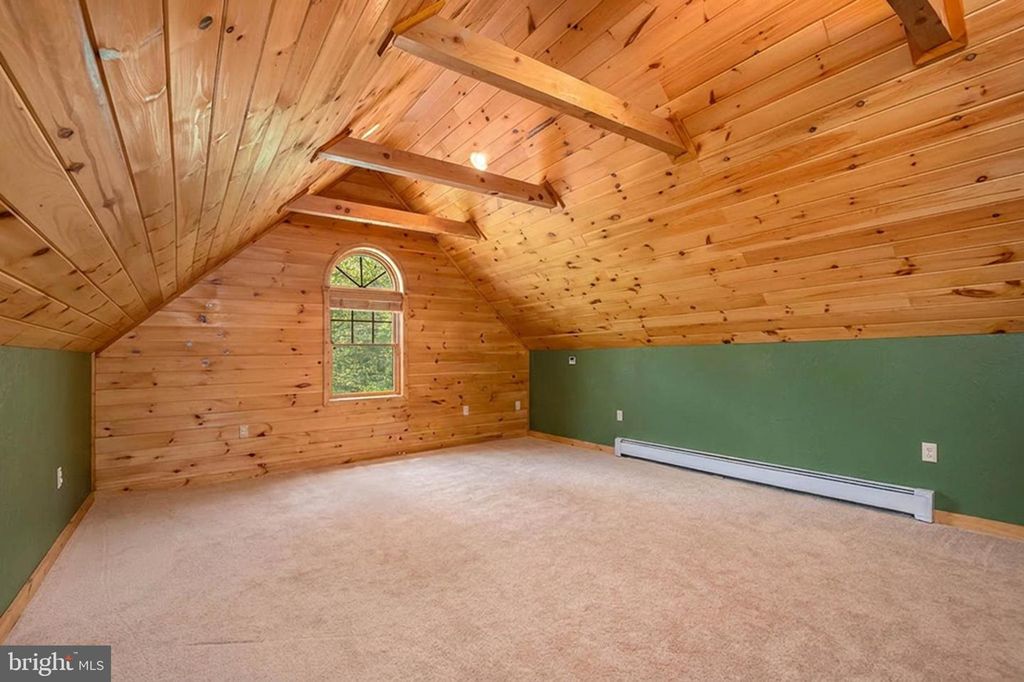 Image 34 of property listing at 312 MOSS CREEK CIR, Oakland, MD 21550