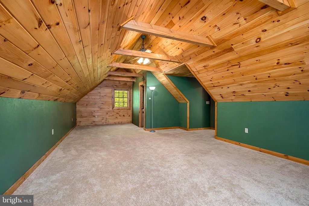 Image 35 of property listing at 312 MOSS CREEK CIR, Oakland, MD 21550