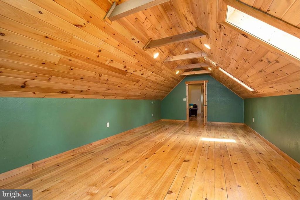Image 38 of property listing at 312 MOSS CREEK CIR, Oakland, MD 21550