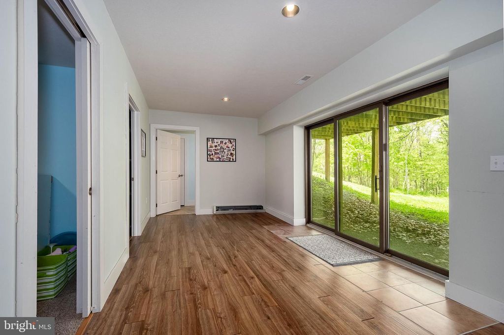 Image 40 of property listing at 312 MOSS CREEK CIR, Oakland, MD 21550
