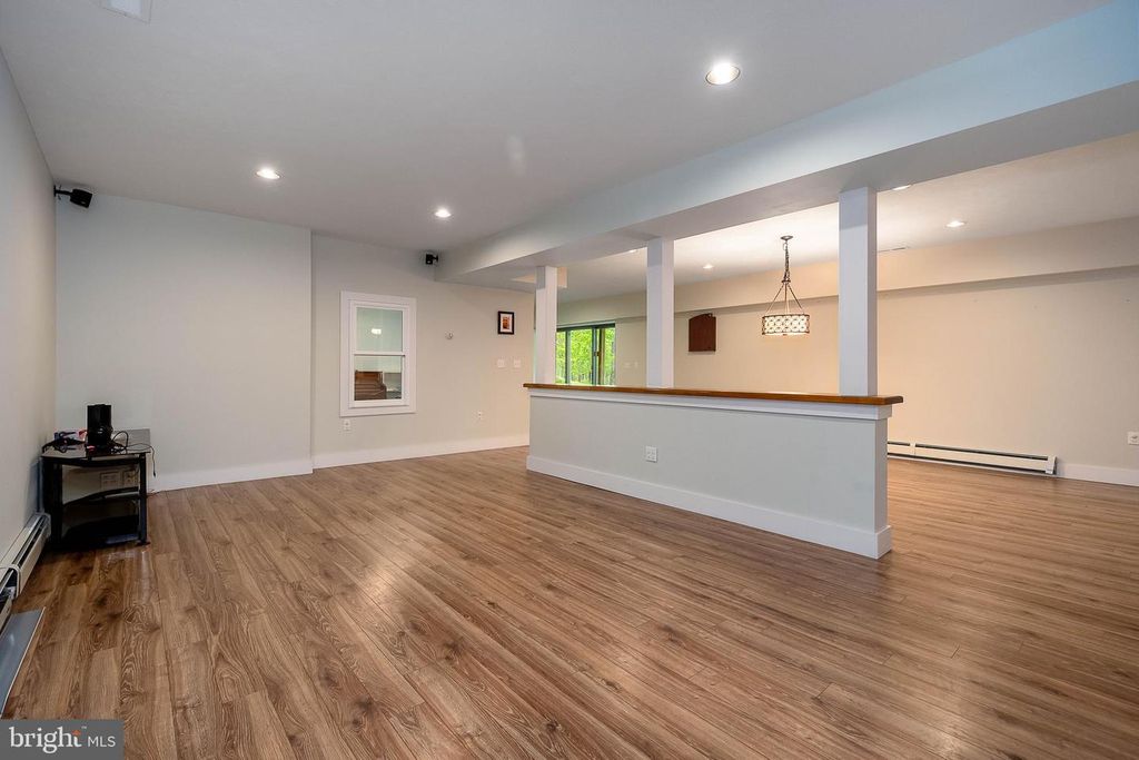 Image 45 of property listing at 312 MOSS CREEK CIR, Oakland, MD 21550