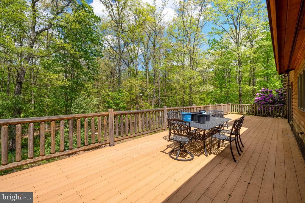 Image 52 of property listing at 312 MOSS CREEK CIR, Oakland, MD 21550