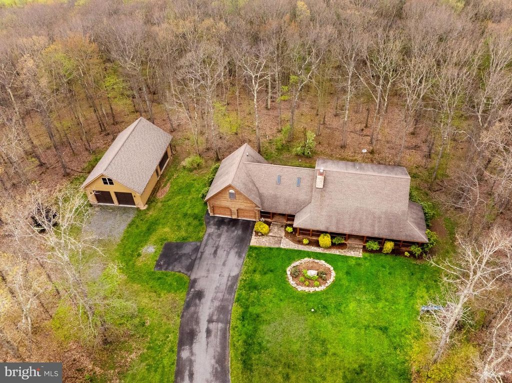 Image 53 of property listing at 312 MOSS CREEK CIR, Oakland, MD 21550