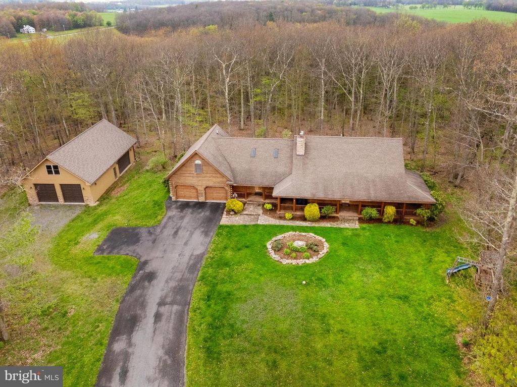 Image 55 of property listing at 312 MOSS CREEK CIR, Oakland, MD 21550
