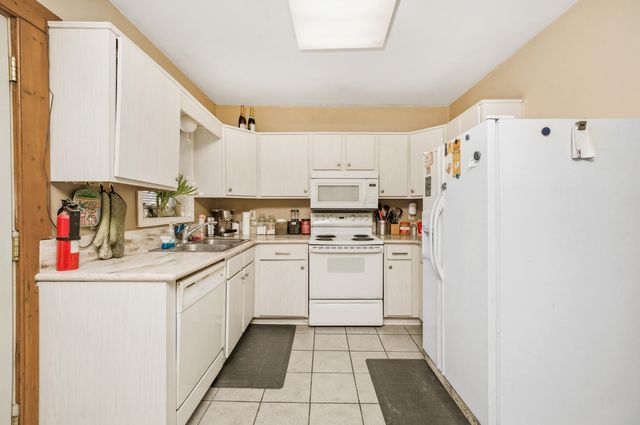 1411 Egleston Avenue, Kalamazoo, MI 49001