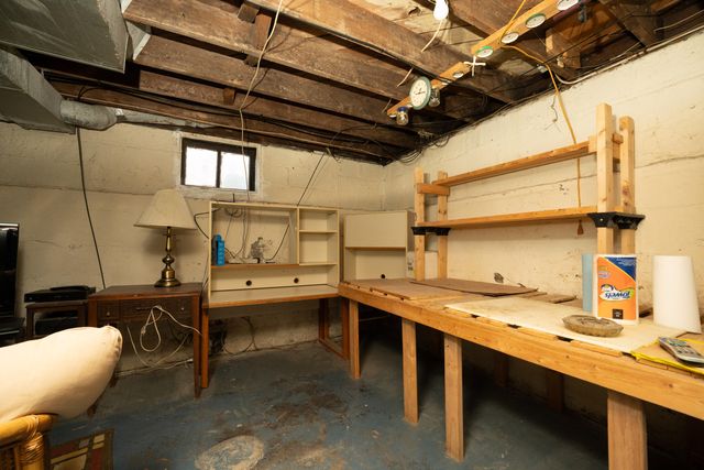 1411 Egleston Avenue, Kalamazoo, MI 49001