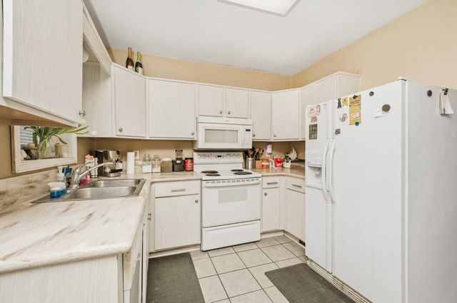 1411 Egleston Avenue, Kalamazoo, MI 49001