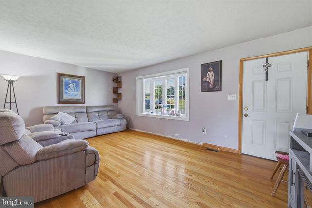 380 E RESERVOIR RD, Woodstock, VA 22664