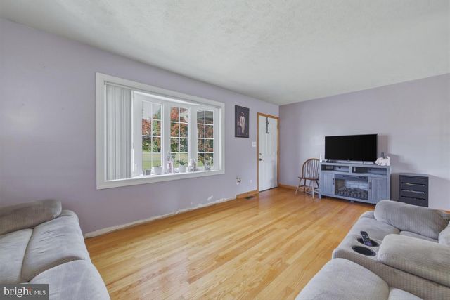 380 E RESERVOIR RD, Woodstock, VA 22664