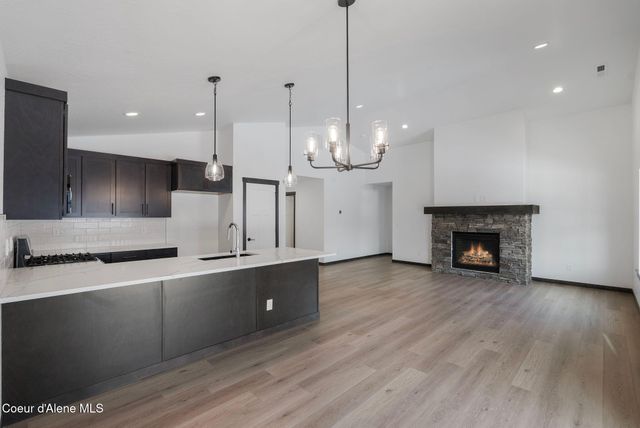 2238 Maverick Ct, Sandpoint, ID 83864