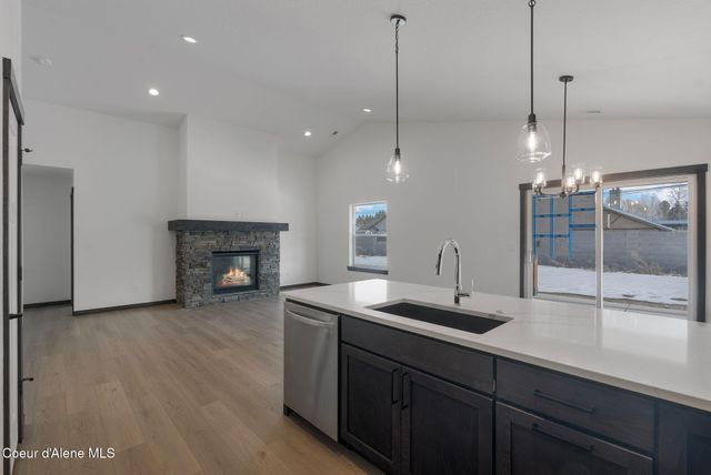 2238 Maverick Ct, Sandpoint, ID 83864