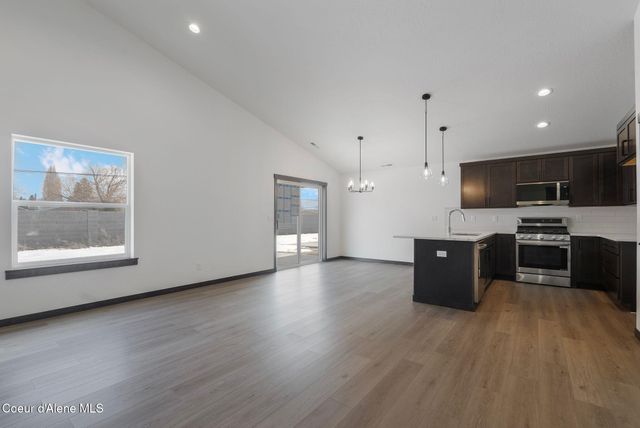 2238 Maverick Ct, Sandpoint, ID 83864