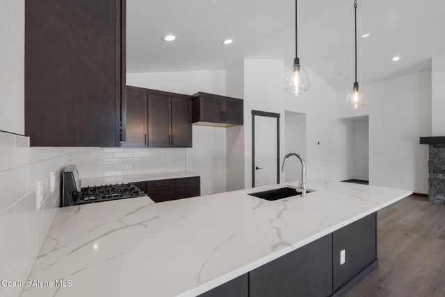 2238 Maverick Ct, Sandpoint, ID 83864