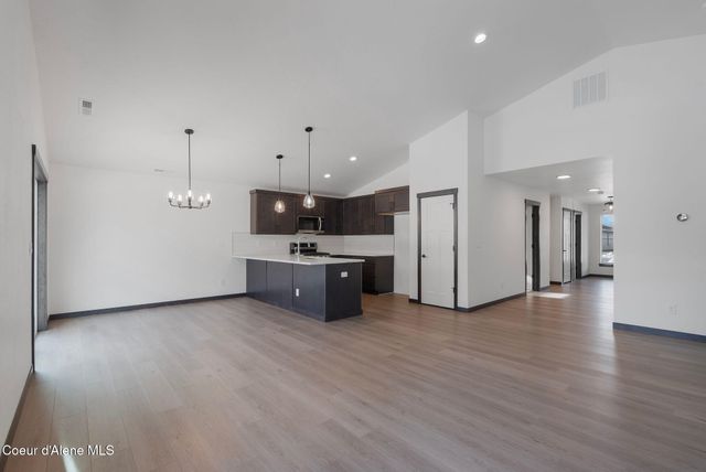 2238 Maverick Ct, Sandpoint, ID 83864