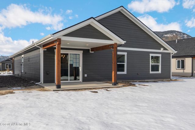 2238 Maverick Ct, Sandpoint, ID 83864