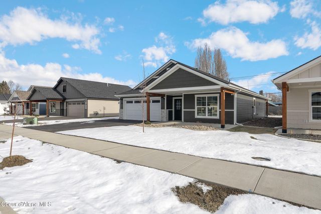 2238 Maverick Ct, Sandpoint, ID 83864