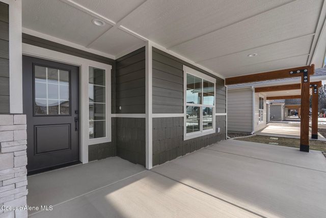 2238 Maverick Ct, Sandpoint, ID 83864