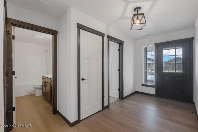 2238 Maverick Ct, Sandpoint, ID 83864