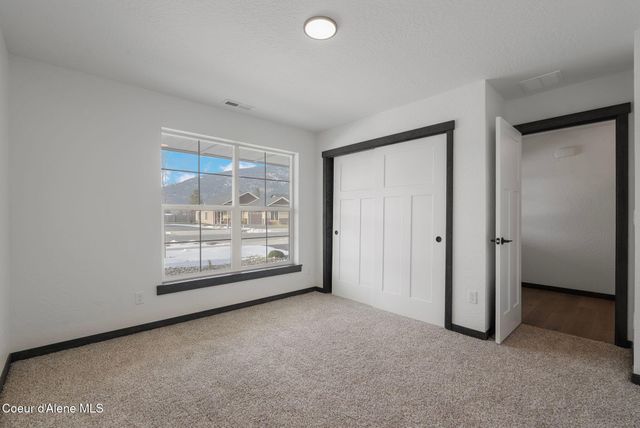 2238 Maverick Ct, Sandpoint, ID 83864