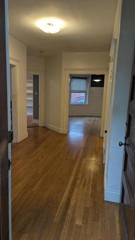 187 Winthrop Rd 3, Brookline, MA 02445