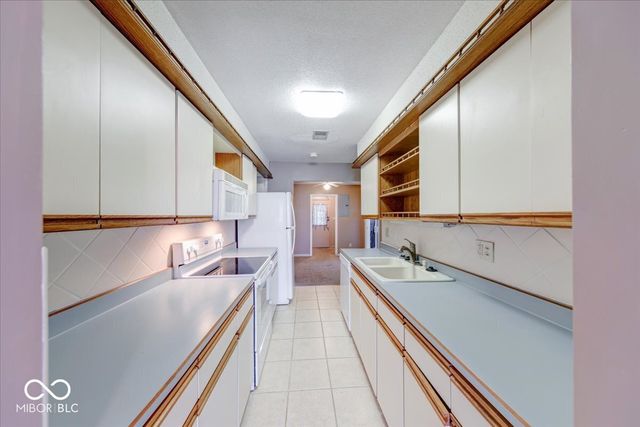 926 Ardsley Drive, Indianapolis, IN 46234