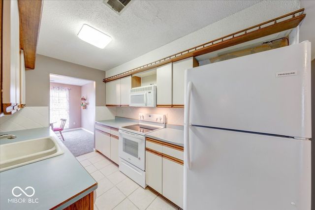 926 Ardsley Drive, Indianapolis, IN 46234