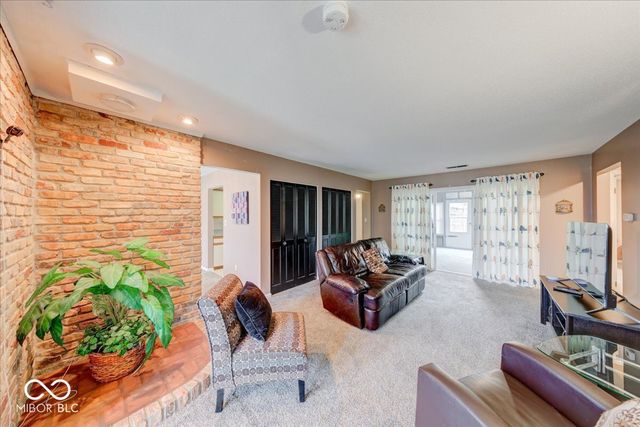 926 Ardsley Drive, Indianapolis, IN 46234