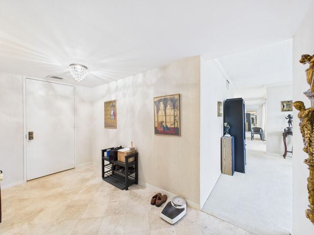 5001 Woodway Drive 1104, Houston, TX 77056