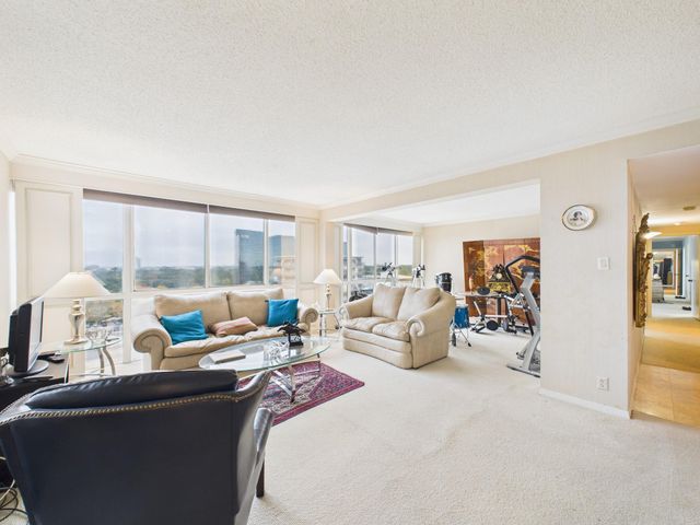 5001 Woodway Drive 1104, Houston, TX 77056