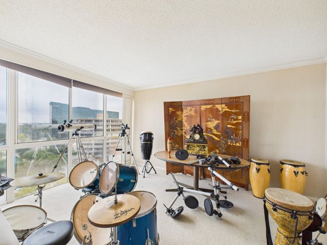 5001 Woodway Drive 1104, Houston, TX 77056