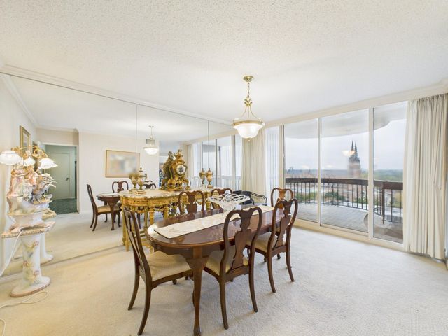 5001 Woodway Drive 1104, Houston, TX 77056