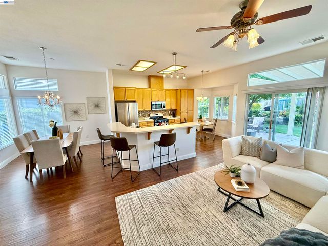 30 Gala Ln, Brentwood, CA 94513