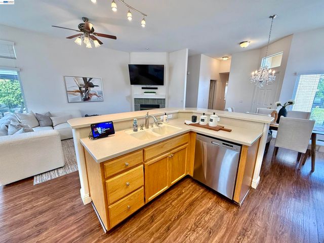 30 Gala Ln, Brentwood, CA 94513