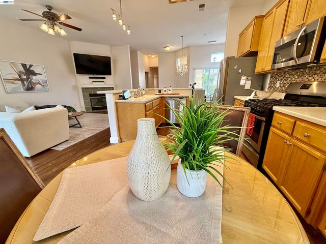 30 Gala Ln, Brentwood, CA 94513