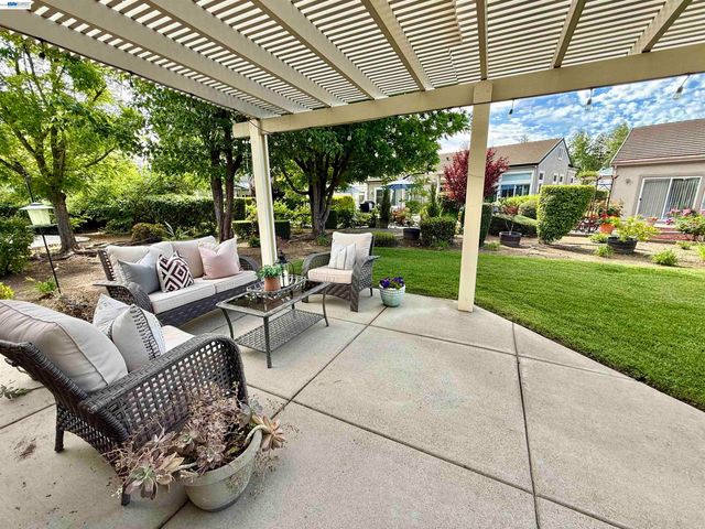 30 Gala Ln, Brentwood, CA 94513