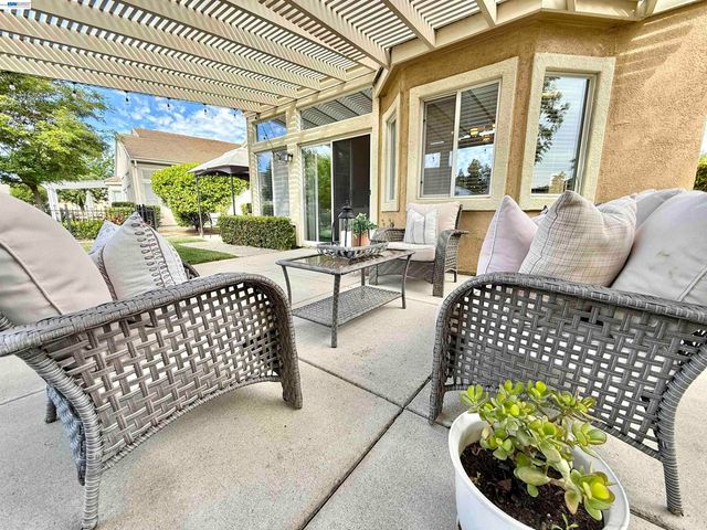 30 Gala Ln, Brentwood, CA 94513