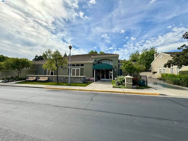 30 Gala Ln, Brentwood, CA 94513