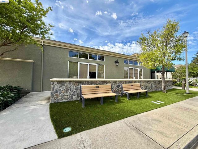 30 Gala Ln, Brentwood, CA 94513