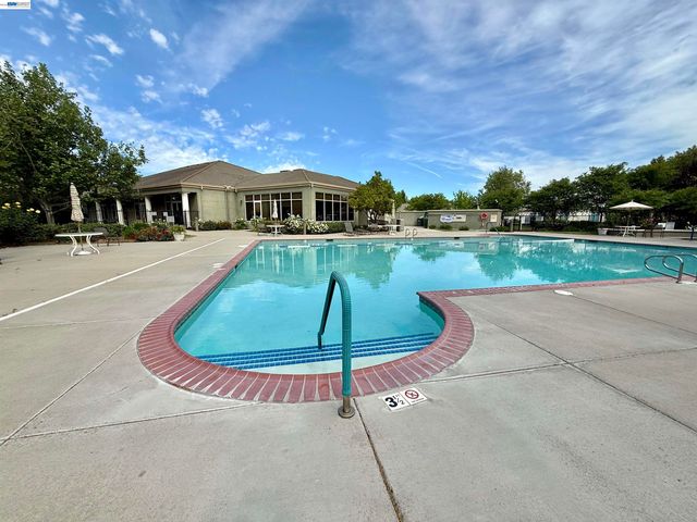 30 Gala Ln, Brentwood, CA 94513