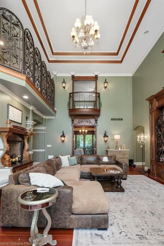 22220 E River Road, Grosse Ile Township, MI 48138