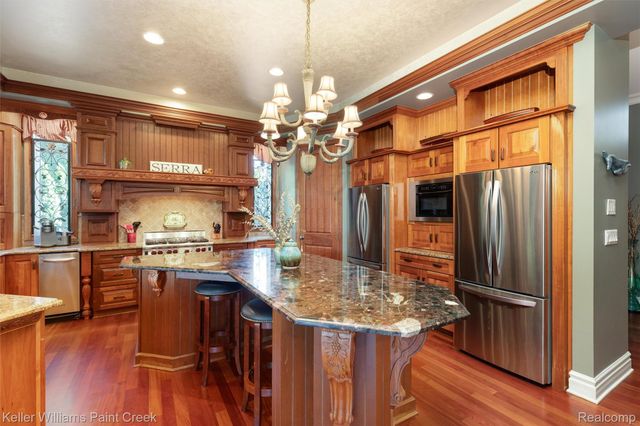 22220 E River Road, Grosse Ile Township, MI 48138