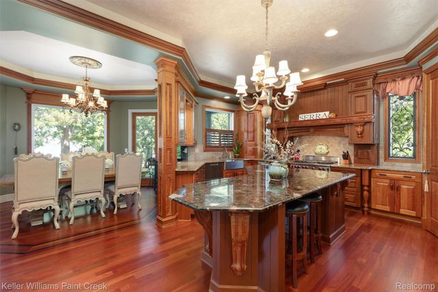 22220 E River Road, Grosse Ile Township, MI 48138