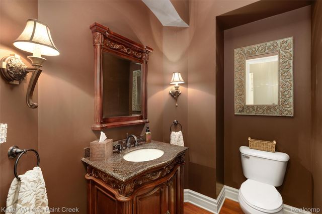 22220 E River Road, Grosse Ile Township, MI 48138